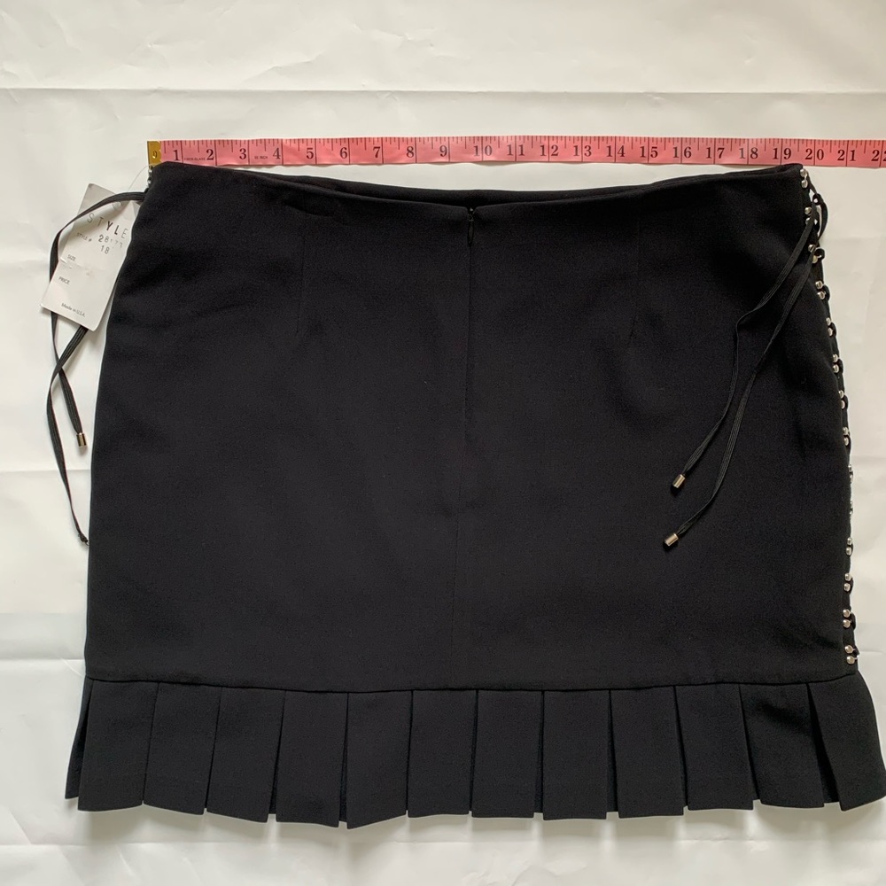 STYLE black classic mini skirt